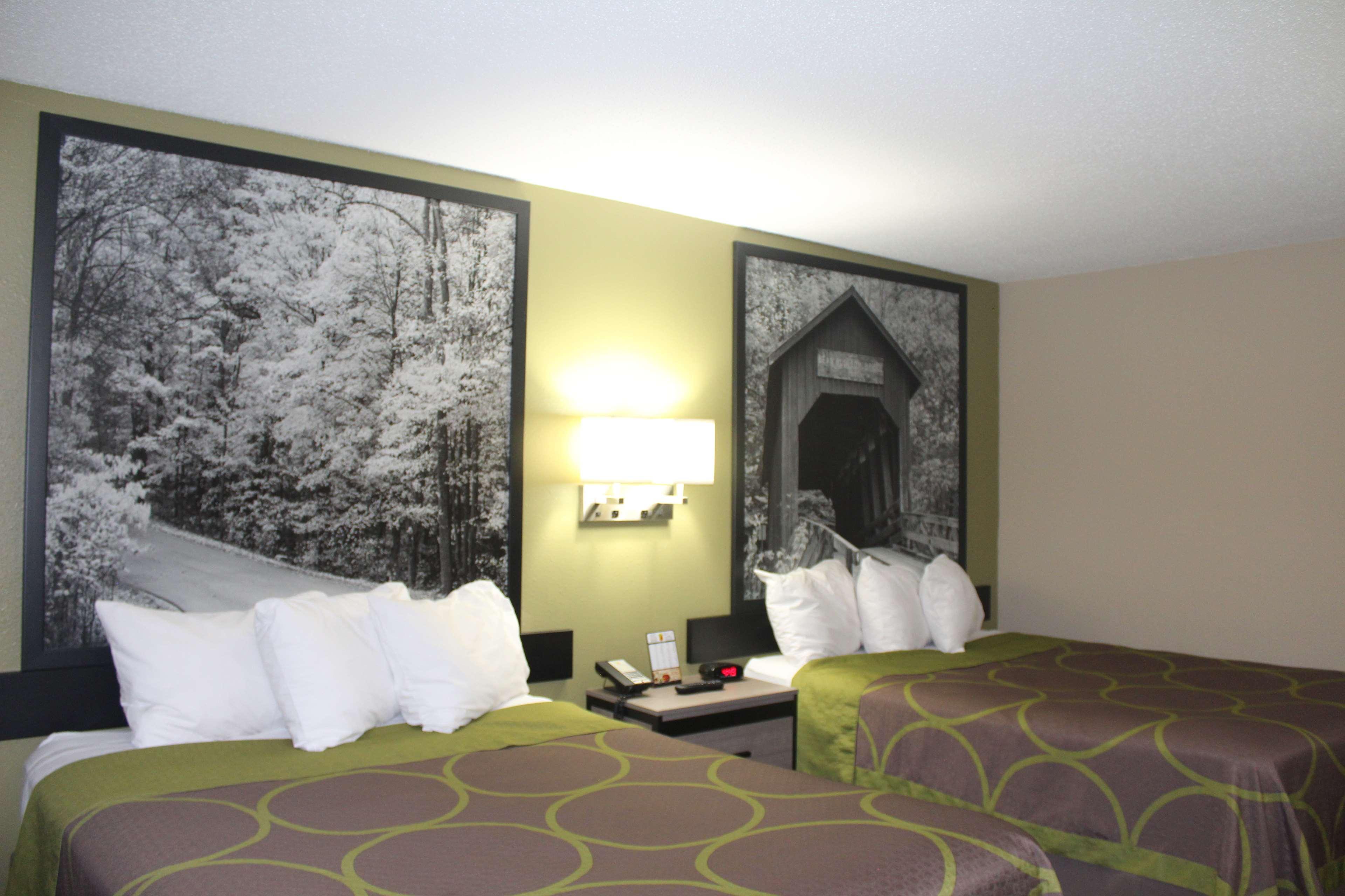 Super 8 By Wyndham Michigan Hotel 2*