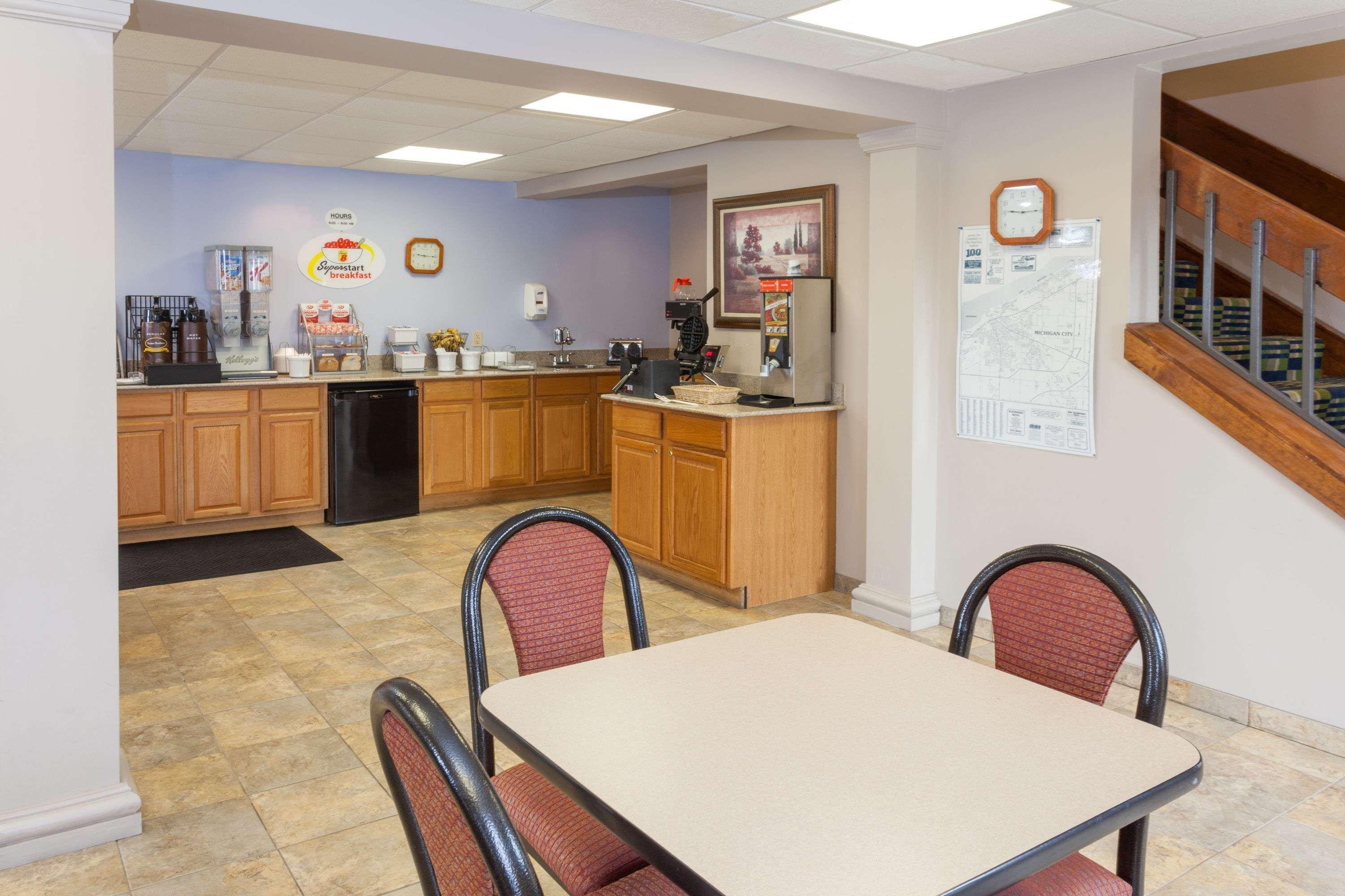 Hotel Super 8 By Wyndham Michigan Michigan City