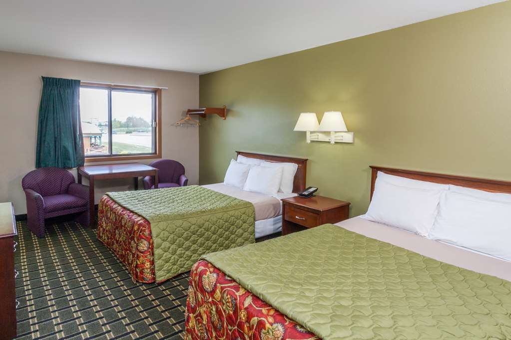 Super 8 By Wyndham Michigan Michigan Stadt