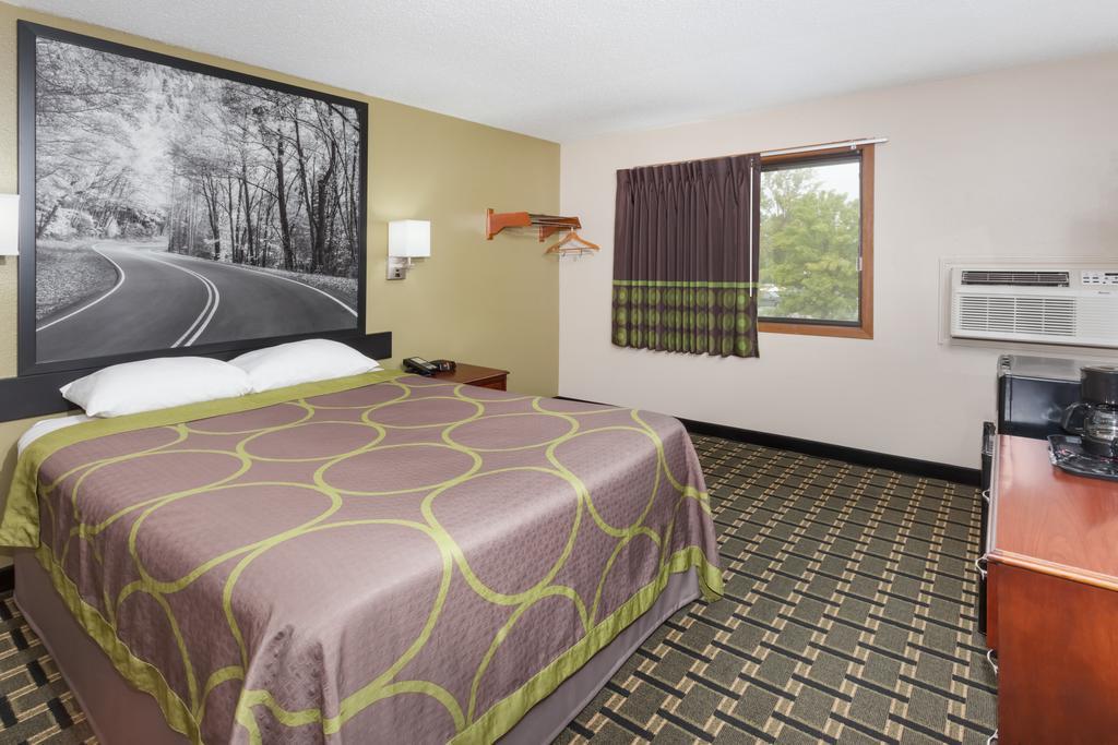 Hotel Super 8 By Wyndham Michigan Michigan Stadt